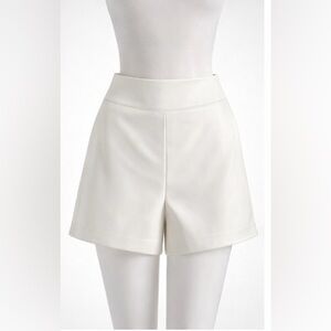 NWT Alice + Olivia Ivory Faux Leather Tailored Shorts Size 6 High-Waist $195